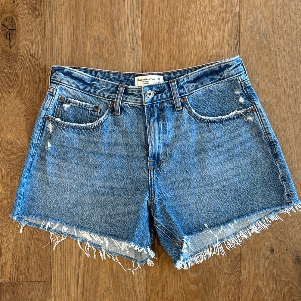 Abercrombie & Fitch Blue Jean Shorts.The Baggie low rise. Curve love. Size 28-6.